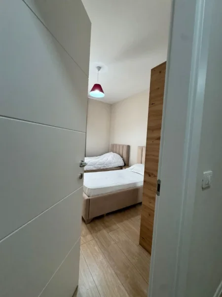 Tirane, jepet me qera apartament 2+1 Kati 4, 110 m² 1.400 € (RRUGA E KOSOVAREVE)