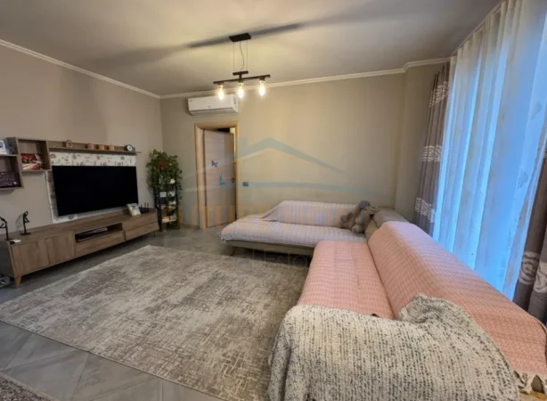 Tirane, shes apartament 2+1 Kati 5, 101 m² 215.000 € (rruga Ura)