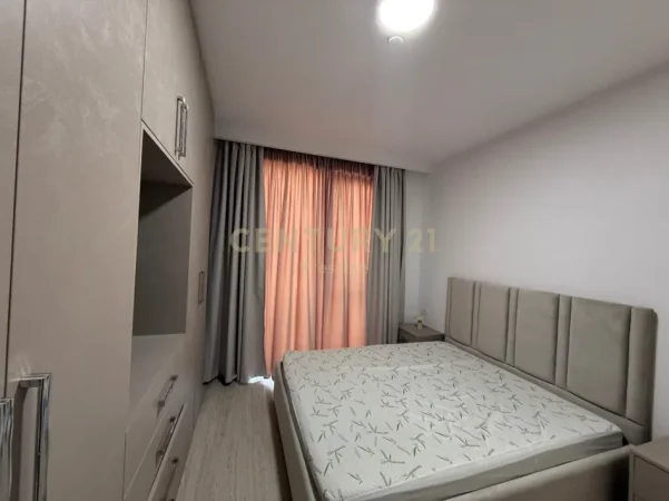 Tirane, jepet me qera apartament 3+1+Aneks+Ballkon Kati 2, 116 m² 1300 € (Liqeni i Thate)