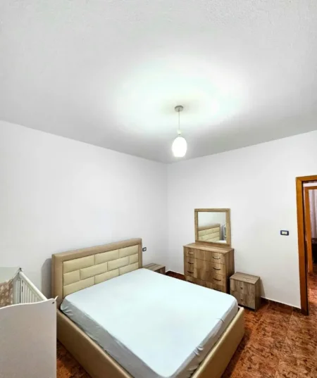 Tirane, jepet me qera apartament 2+1 Kati 1, 96 m² 450 € (Astir Vila L)