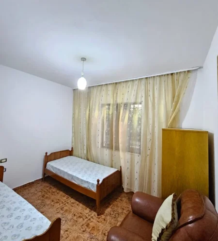Tirane, jepet me qera apartament 2+1 Kati 1, 96 m² 450 € (Astir Vila L)