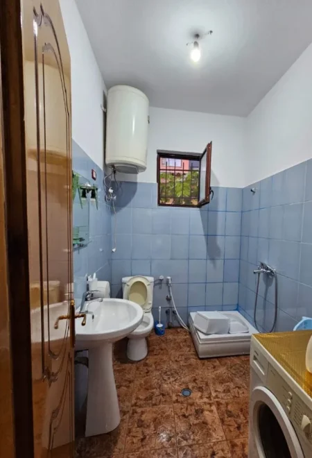 Tirane, jepet me qera apartament 2+1 Kati 1, 96 m² 450 € (Astir Vila L)