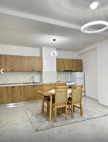 Tirane, jepet me qera apartament 2+1 Kati 8, 130 m² 600 € (ASTIR)