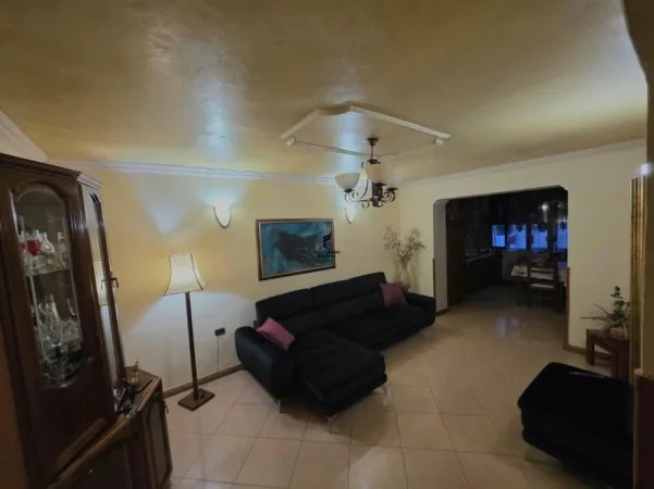 Tirane, shitet apartament 3+1 Kati 2, 110 m² 225.000 € (21 DHJETORI)