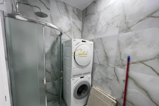 Tirane, jepet me qera apartament 2+1 Kati 5, 65 m² 650 € (ISH TREGU ELEKTRIK)