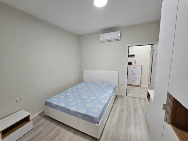 Tirane, jepet me qera apartament 2+1+Ballkon Kati 7, 98 m² 800 € (Rruga e Durresit)