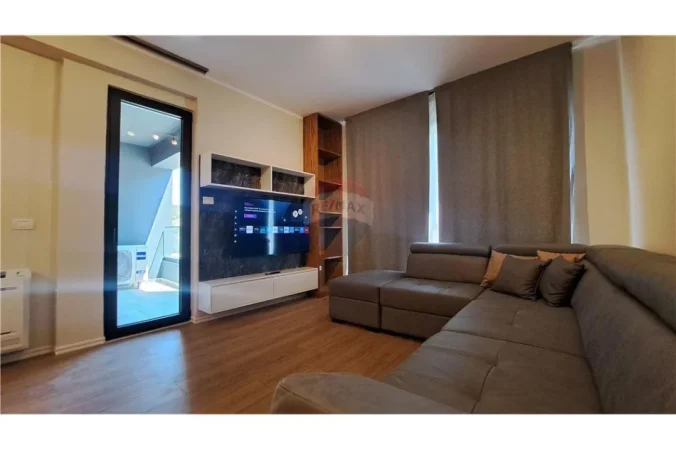 Vlore, shitet 2+1 , 100 m² 229.000 € (Rruga Reshat Osmani)