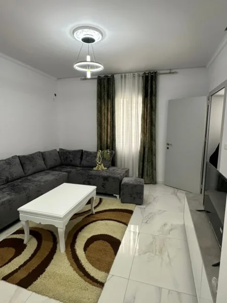 Tirane, jepet me qera apartament 2+1 Kati 1, 95 m² 500 € (Kodra E Priftit)