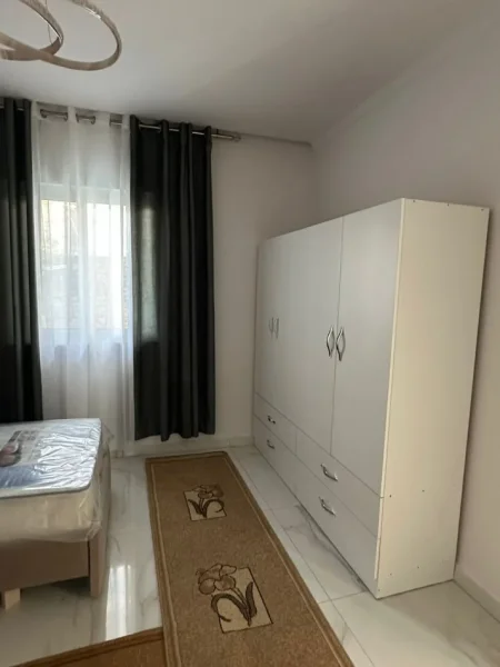 Tirane, jepet me qera apartament 2+1 Kati 1, 95 m² 500 € (Kodra E Priftit)