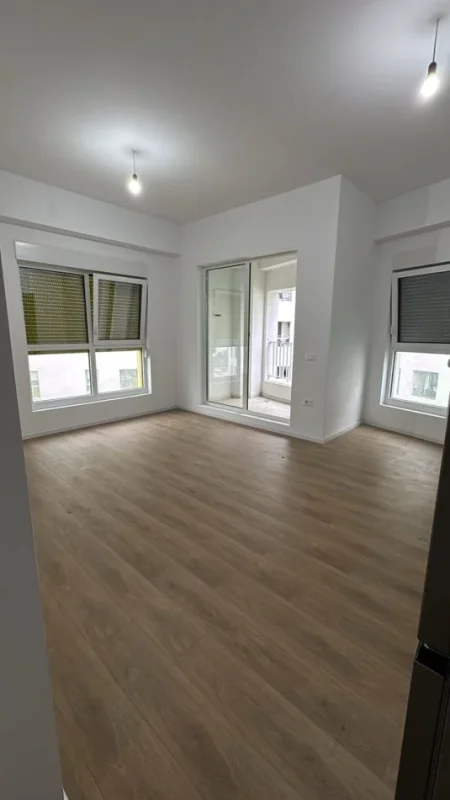 Tirane, jepet me qera apartament 1+1 Kati 5, 350 € (Rruga Pasho Hysa)