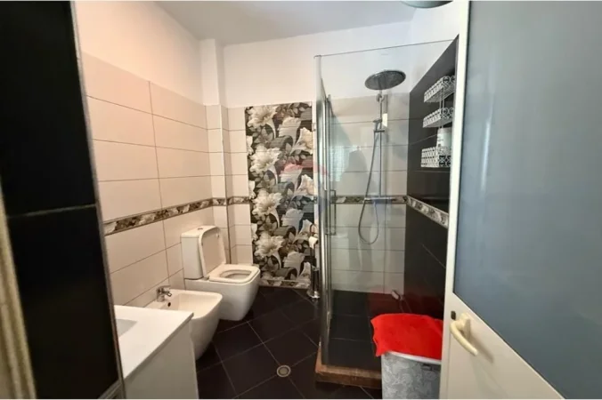 Lezhe, shitet 3 Katshe , 430 m² 370.000 € (Rruga e Kalase)