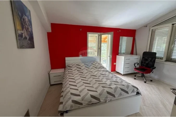 Lezhe, shitet 3 Katshe , 430 m² 370.000 € (Rruga e Kalase)