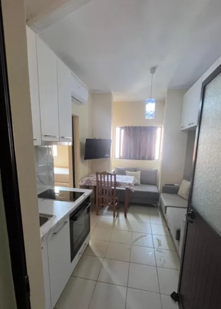 Tirane, jepet me qera apartament 1+1 Kati 3, 45 m² 320 € (Qytet Studenti)