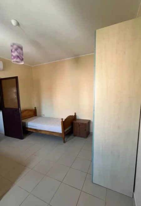 Tirane, jepet me qera apartament 1+1 Kati 3, 45 m² 320 € (Qytet Studenti)