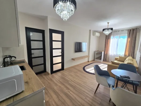 Tirane, jepet me qera apartament 2+1 Kati 5, 850 € 