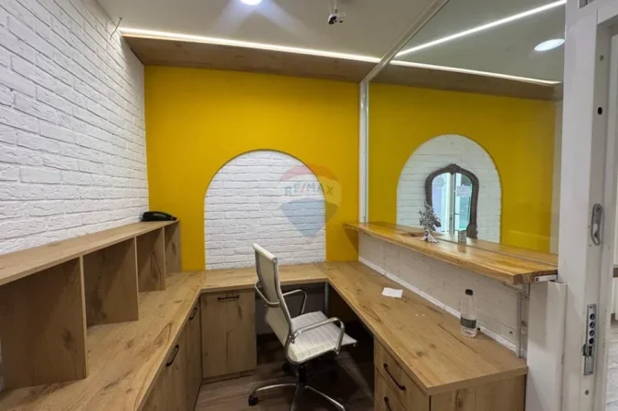 Tirane, jepet me qera dyqan Kati 0, 36 m² (Kompleksi Mangalem, Tiranë(ID: 530281030-989))