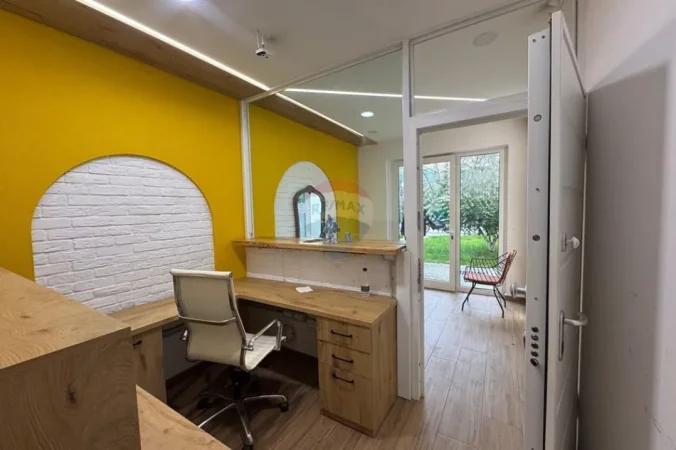 Tirane, jepet me qera dyqan Kati 0, 36 m² (Kompleksi Mangalem, Tiranë(ID: 530281030-989))
