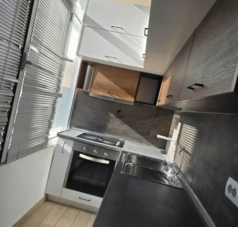 Tirane, jepet me qera apartament 2+1 Kati 6, 90 m² 700 € (BULEVARDI BAJRAM CURRI)