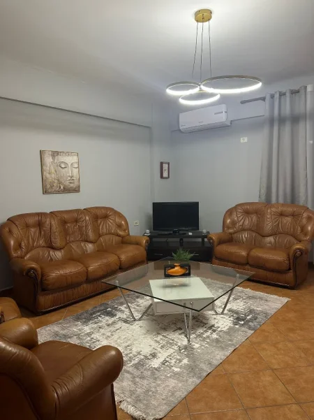 Tirane, jepet me qera apartament 2+1+Aneks+Ballkon Kati 5, 100 m² 600 € (Myslym Shyri pas Somegut)
