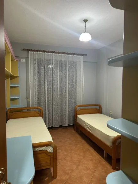 Tirane, jepet me qera apartament 2+1+Aneks+Ballkon Kati 5, 100 m² 600 € (Myslym Shyri pas Somegut)