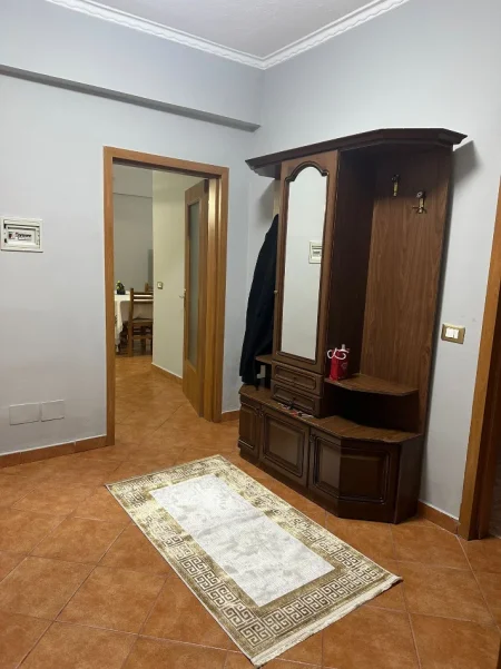 Tirane, jepet me qera apartament 2+1+Aneks+Ballkon Kati 5, 100 m² 600 € (Myslym Shyri pas Somegut)