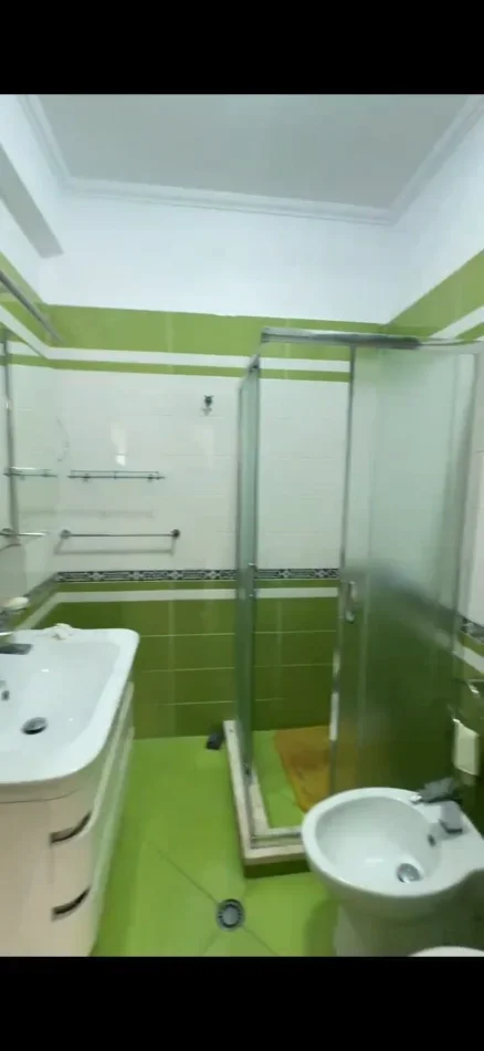 Tirane, shitet apartament 2+1+Ballkon Kati 6, 93 m² 258.000 € 