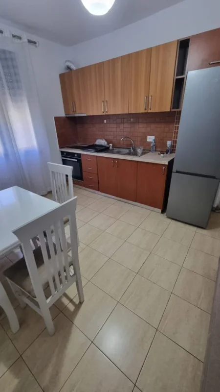 Tirane, jepet me qera apartament 2+1 Kati 3, 90 m² 550 € (Harry Fultz)
