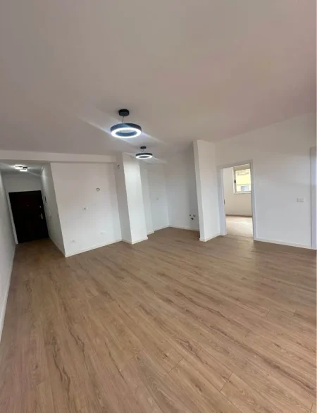Tirane, shes apartament 2+1+Ballkon Kati 3, 93 m² 175.000 € (Kodra e Diellit te Eleonora)