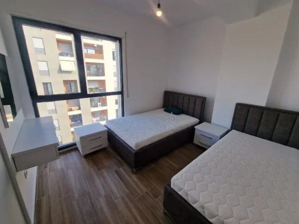 Tirane, jepet me qera apartament 1+1+Aneks+Ballkon Kati 8, 70 m² 500 € (xhamlliku , oxhaku)