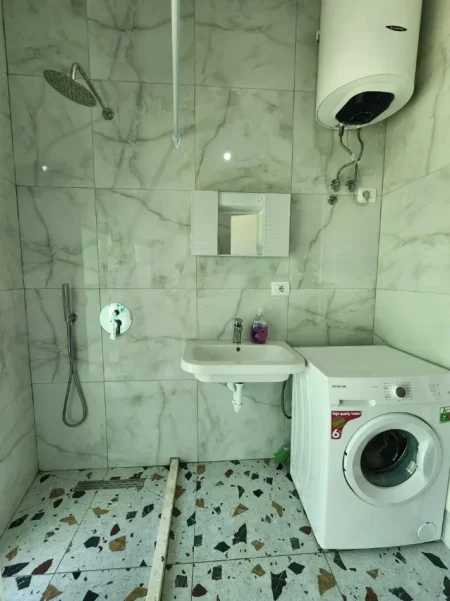 Tirane, shes garsonier Kati 3, 29 m² 67.000 € (Mangalem te Ali Demi)