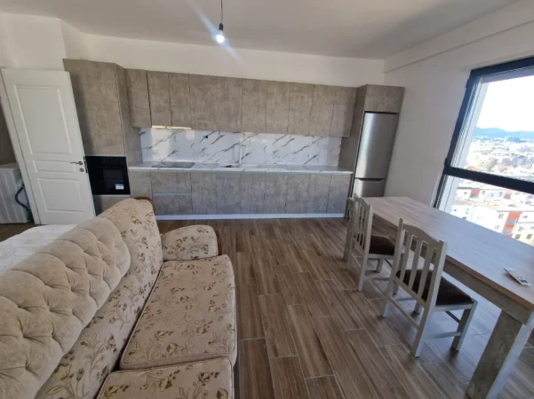Tirane, jepet me qera apartament 1+1+Aneks+Ballkon Kati 7, 70 m² 500 € (kinostudio , porcelan)