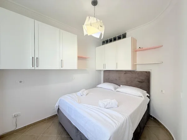 Tirane, jepet me qera apartament 2+1+Ballkon Kati 4, 73 m² 800 € (Myslym Shyri te Gjykata)