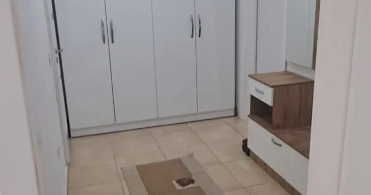 Tirane, jepet me qera apartament 1+1+Ballkon Kati 3, 60 m² 500 € (Porcelan)