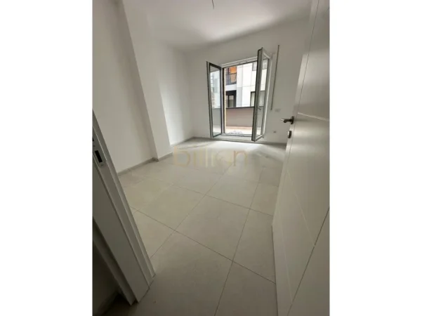 Tirane, jepet me qera , 105 m² (Bulevardi i ri)