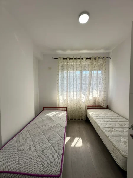 Tirane, jepet me qera apartament 2+1 Kati 8, 90 m² 450 € (Rruga Mikel Maruli)