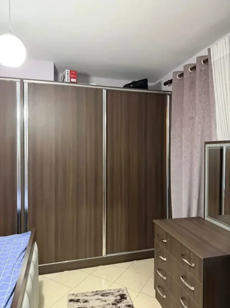 Tirane, jepet me qera apartament 1+1+Ballkon Kati 5, 58 m² 400 € 