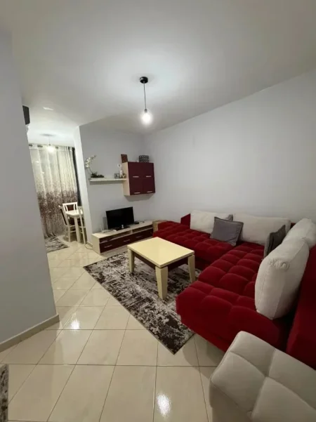 Tirane, jepet me qera apartament 1+1+Ballkon Kati 5, 58 m² 400 € 