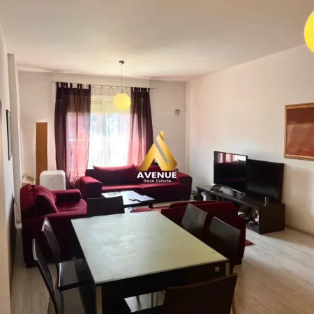 Tirane, jepet me qera apartament 2+1 Kati 6, 70 m² 700 € (Rruga Kavajes)