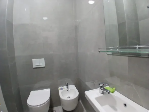 Tirane, jepet me qera garsoniere Kati 6, 40 m² 350 mije leke