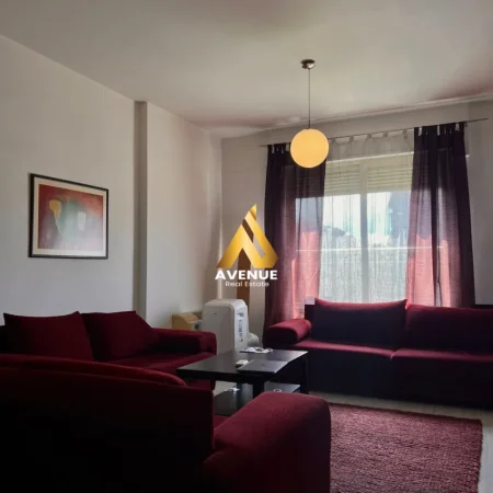 Tirane, jepet me qera apartament 2+1 Kati 6, 70 m² 700 € (Rruga Kavajes)