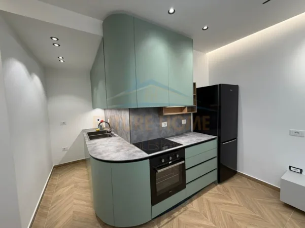 Tirane, Shiten 2-Apartamente 1+1+Ballkon Kati 1, 129 m² 312.000 € (Unaza e Re)