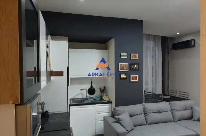 Tirane, jepet me qera apartament 1+1+Ballkon Kati 1, 60 m² 600 € 