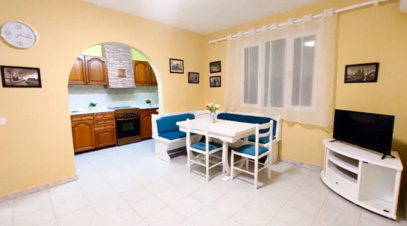 Tirane, shes apartament 1+1+Ballkon Kati 5, 60 m² 98.000 € (Laprake te Kupola)