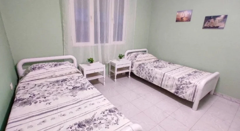 Tirane, shes apartament 1+1+Ballkon Kati 5, 60 m² 98.000 € (Laprake te Kupola)