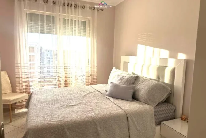 Tirane, jepet me qera apartament 1+1 Kati 8, 65 m² 470 € (Rruga Loni Ligori)