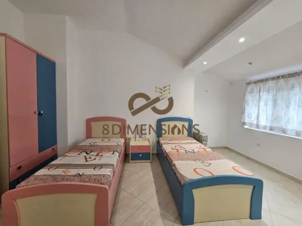 Tirane, jepet me qera apartament 2+1+Ballkon Kati 6, 110 m² 650 € (fresk)