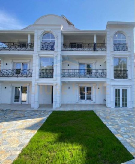 Tirane, jepet me qera Vile 4+1+BLK Kati 3, 502 m² 3.000 Euro (Vilat Ambasades Amerikane)