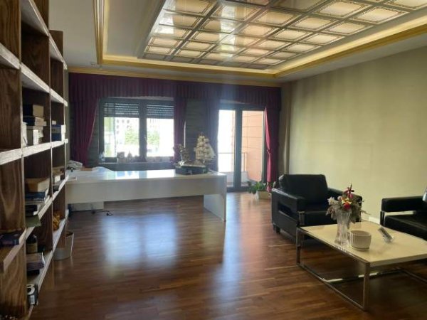 Tirane, JEPET ZYRE ME QERA  Kati 5, 140 m² 1.500 Euro (ZOGU I  ZI)