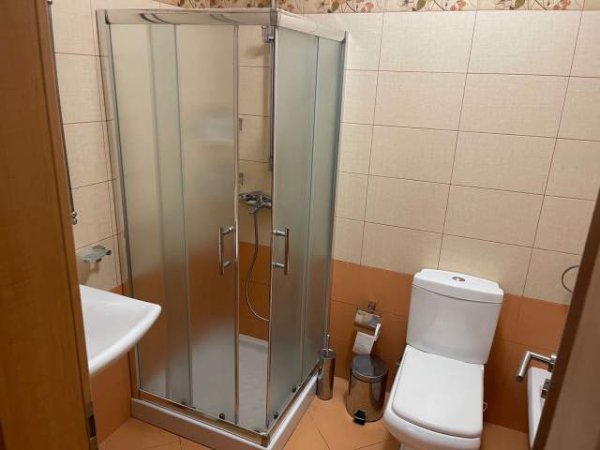 Tirane, jepet me qera apartament 2+1+BLK Kati 5, 115 m² 800 Euro (prane ATSH)