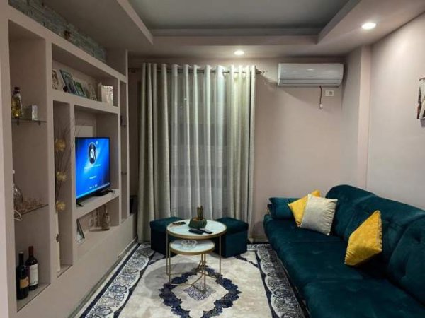 Tirane, jepet me qera apartament 2+1+BLK 100 m² 450  (mikel maruli)